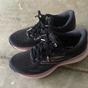 Brooks glycerin size 9